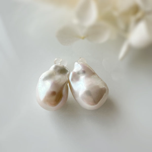 petit oyster baroque  pearl  nudeピアス　イヤリング