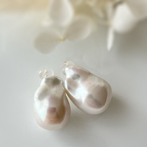 petit oyster baroque  pearl  nudeピアス　イヤリング