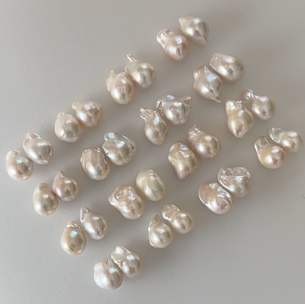 petit oyster baroque  pearl  nudeピアス　イヤリング