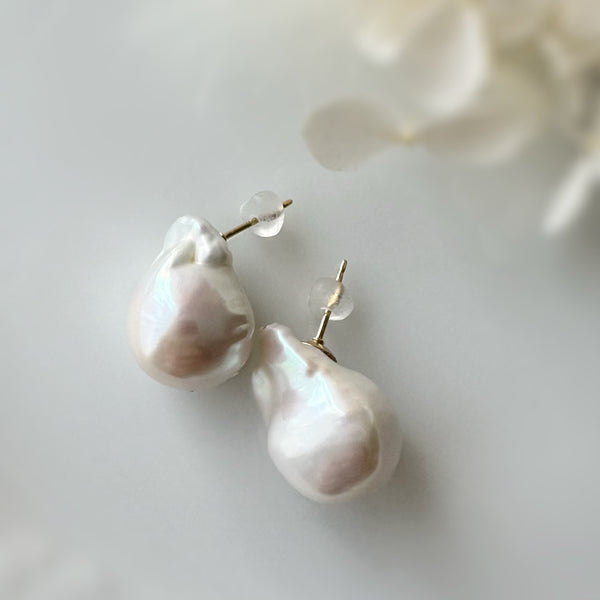 petit oyster baroque  pearl  nudeピアス　イヤリング