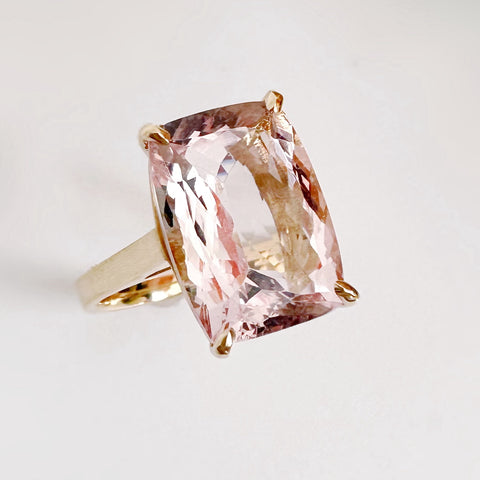 k18 morganite 5.03ct ring